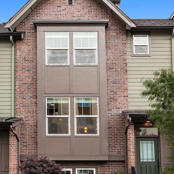1st image of 1035 10th Ave NE