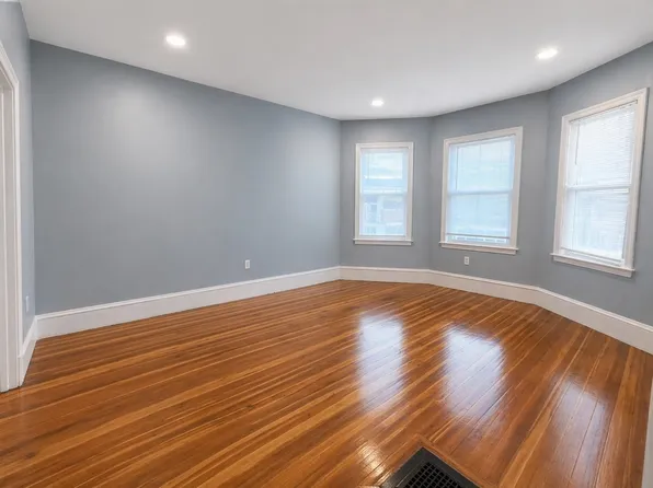 9 Nightingale St APT 2, Dorchester, MA 02124