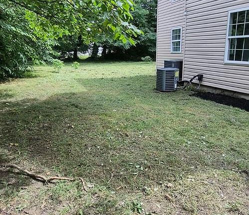4th image of 139 2nd St