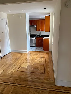 Rented by Bond New York | media 8