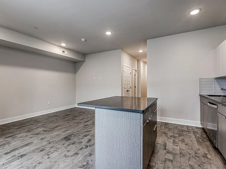 Brand New Luxury Apartments — Photo 47