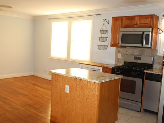 5th image of 727 N Oakland St APT 7
