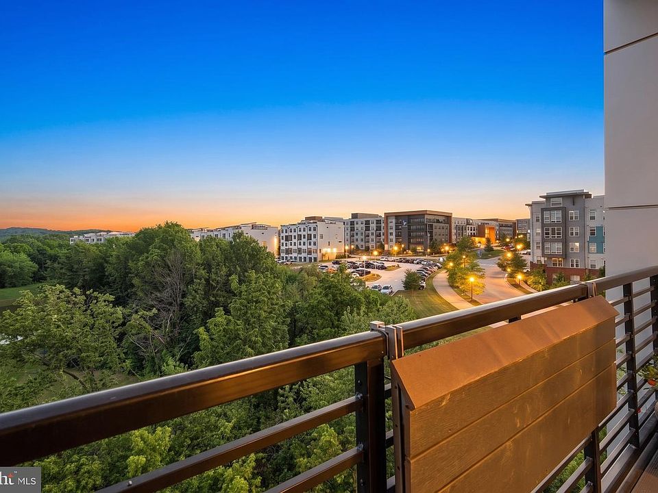 1st image of 575 S Goddard Blvd #514