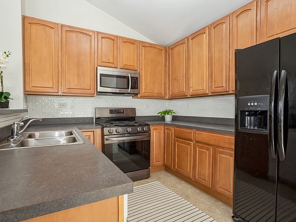 4th image of 100 Driscoll Ln Unit 1