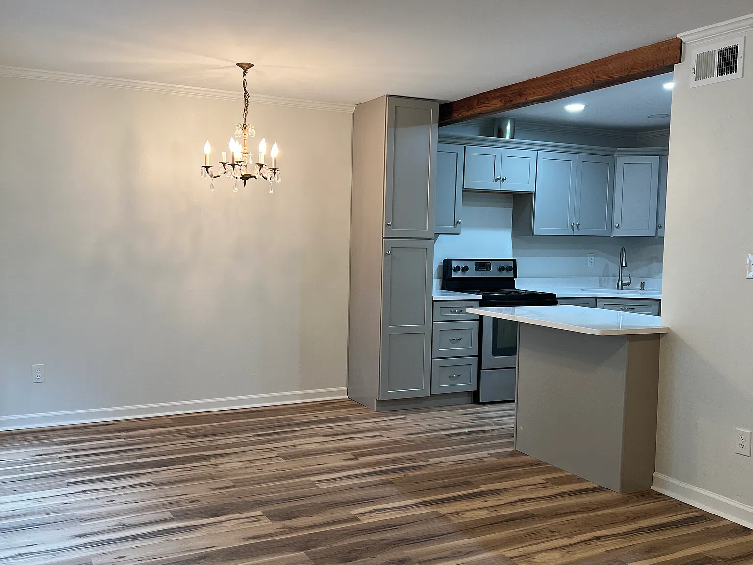 3 bed, 2.5 bath, 1561 sqft, $2,095 — Photo 4