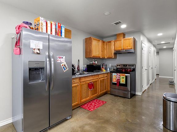 4th image of 1305 Dolph St