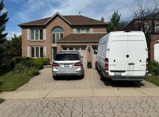 4 Nottingham Cres, Brampton, ON L6S 4G4