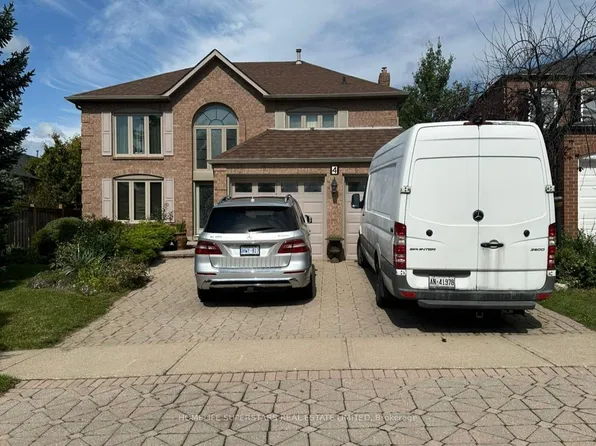 4 Nottingham Cres, Brampton, ON L6S 4G4