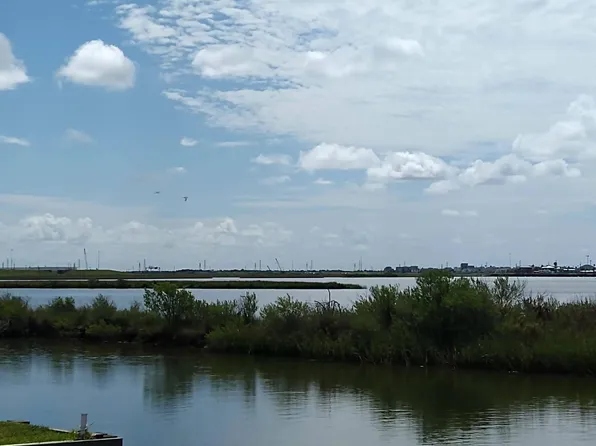 0 Bayou Ln, Hitchcock, TX 77563