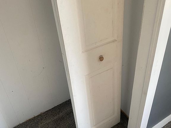 3rd image of 225 N Main St