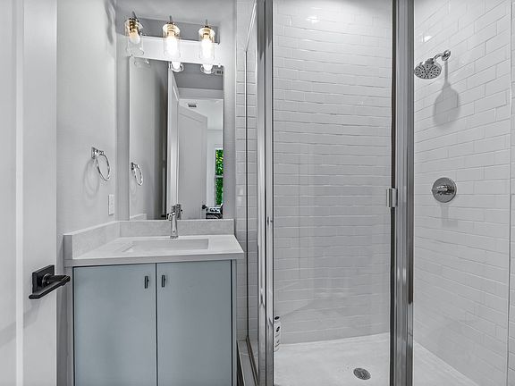 4th image of 4204 San Jacinto St #101