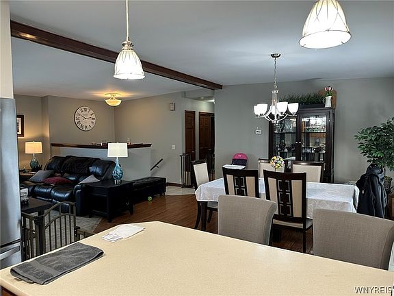 5th image of 3844 Mapleton Rd