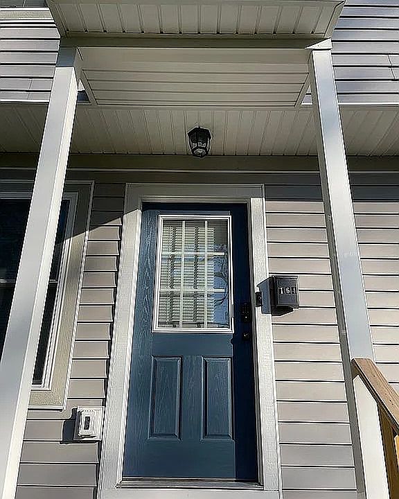 1st image of 164 S Winchester Ave