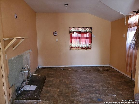 5th image of 1803 Hidalgo St