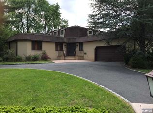 65 Ellsworth Ter, Glen Rock, NJ 07452
