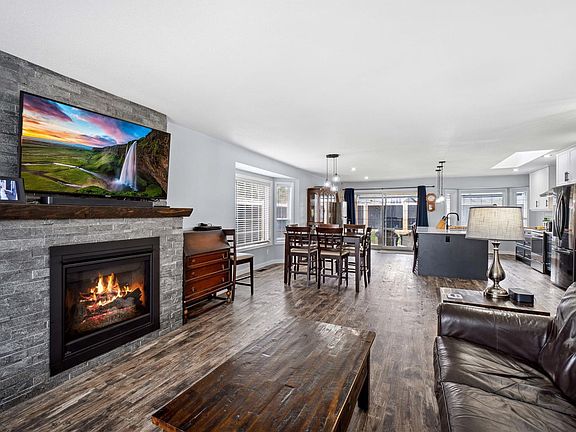 2nd image of 874 Aberdeen Dr