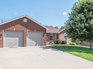 216 Rose Park Dr, Jefferson City, MO 65109