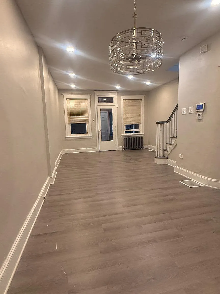 3 bed, 1.0 bath, 1316 sqft, $2,200 — Photo 4
