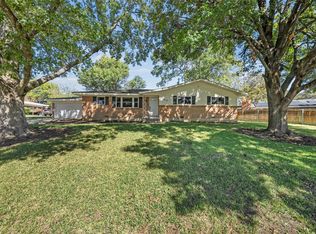 7017 Shady Oaks Dr, Waco, TX 76710