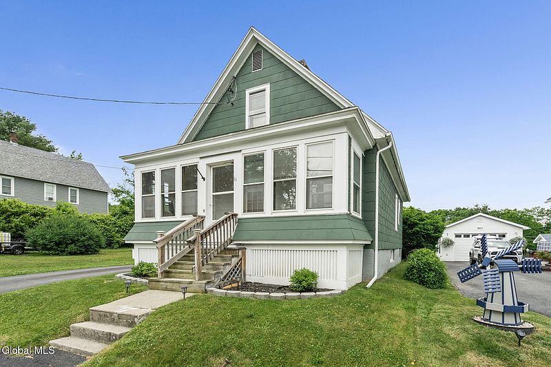 3rd image of 11 Young Avenue