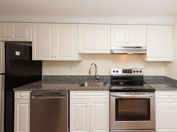 4th image of 1199 Whitney Ave APT 523