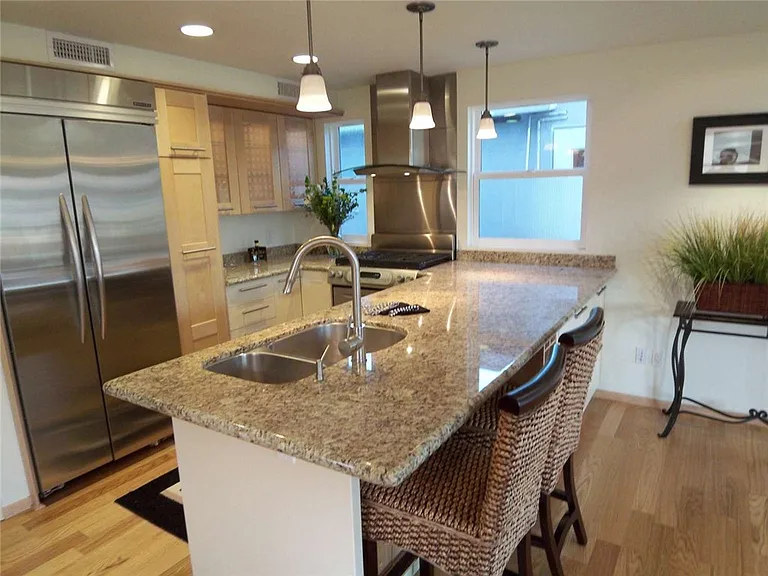 1826 W Balboa Blvd #A — Photo 3