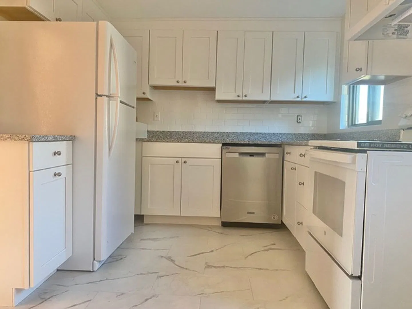 836 Sea St — Photo 1