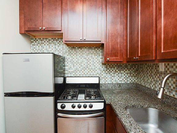 4th image of 4546 N Damen Ave APT 302