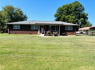 114 Knowlandale Dr, Starr, SC 29684