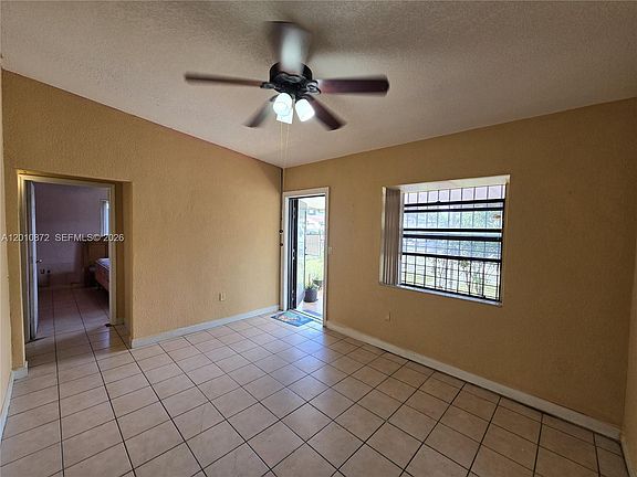 5th image of 1051 E 18th St