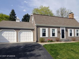 762 E Hillside Ave, Barrington, IL 60010