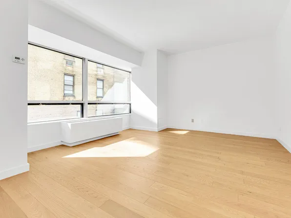 500 Park Avenue image 7 of 11