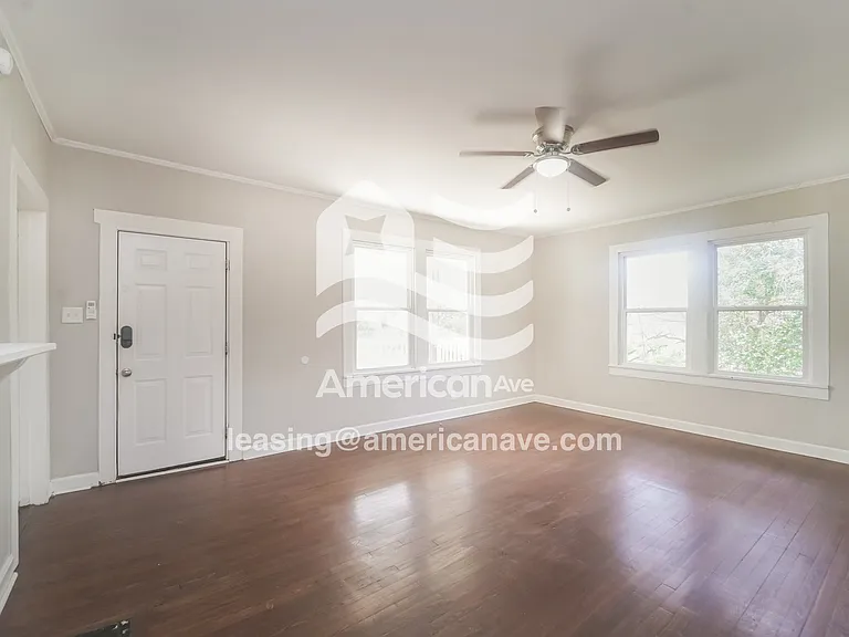 17631_003_living_room_13661193.jpg