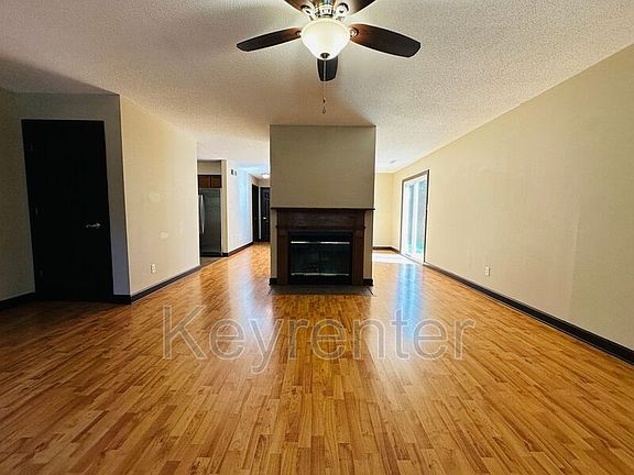3rd image of 7650 Chatham Cir