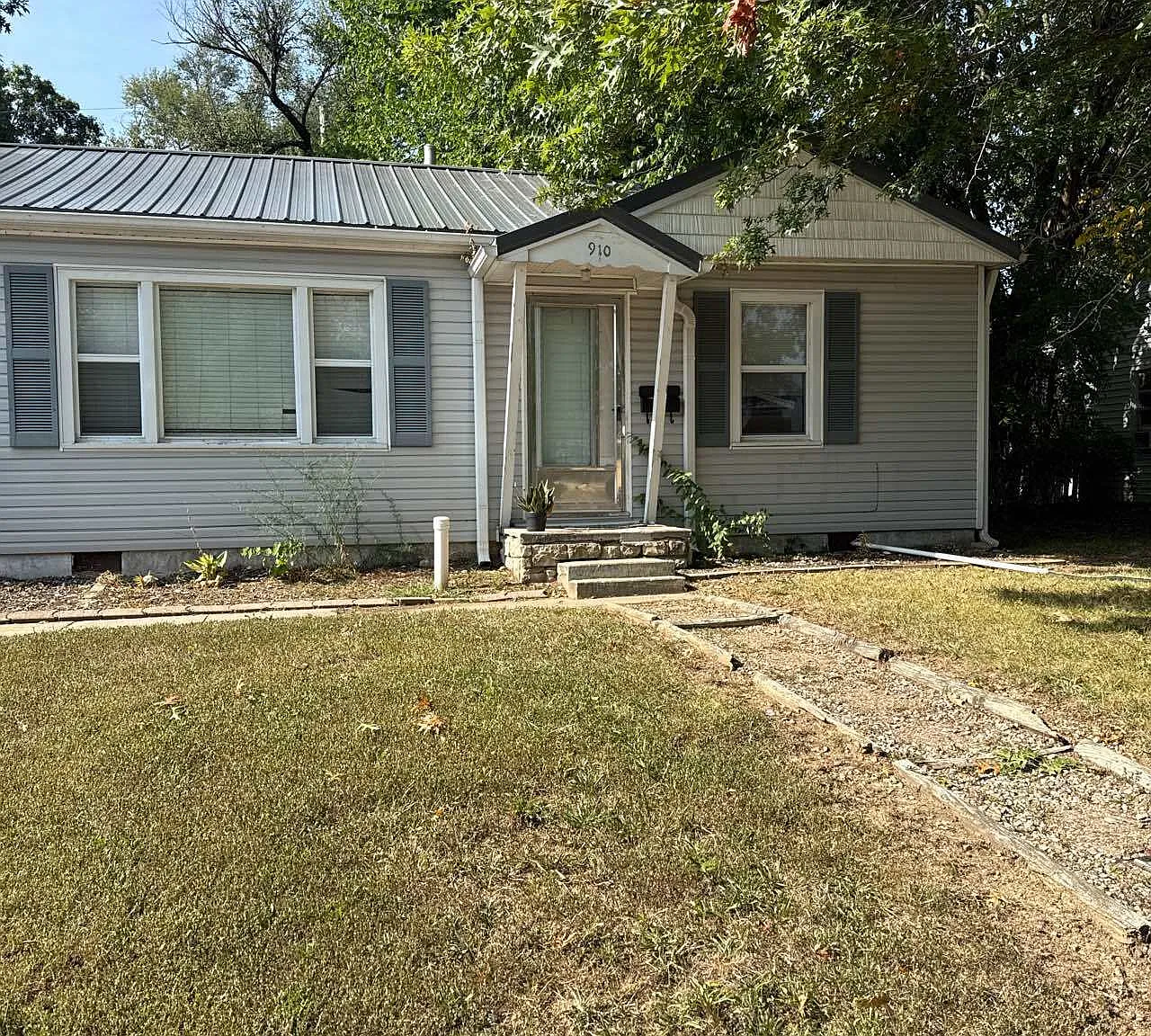 910 Vest Drive - 1 — Photo 1