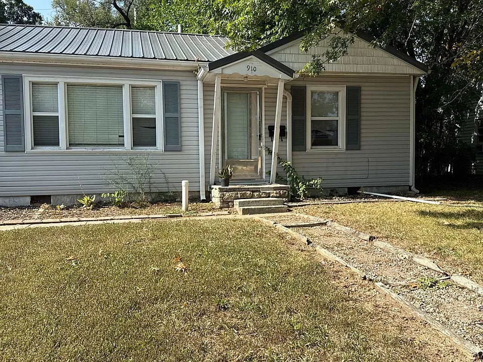 910 Vest Dr