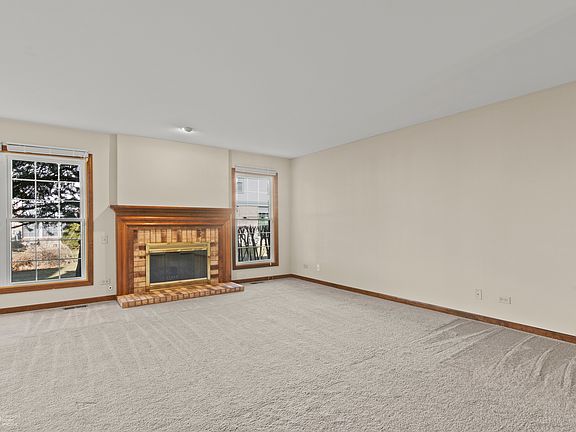 3rd image of 128 Chambord Ct