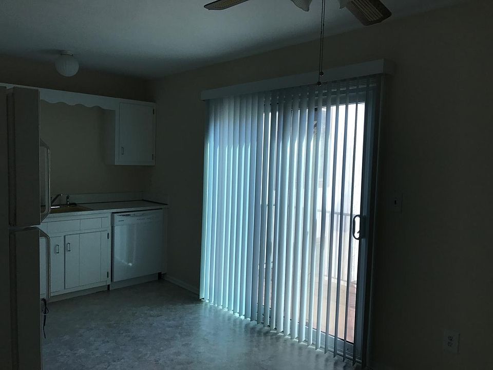 Kitchen sliding door to balcony