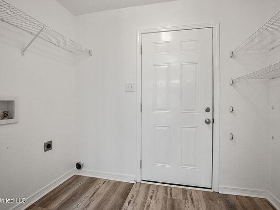 5th image of 17292 Avondale Cir