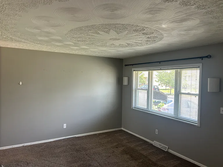 9522 Holiday Manor Rd — Photo 8