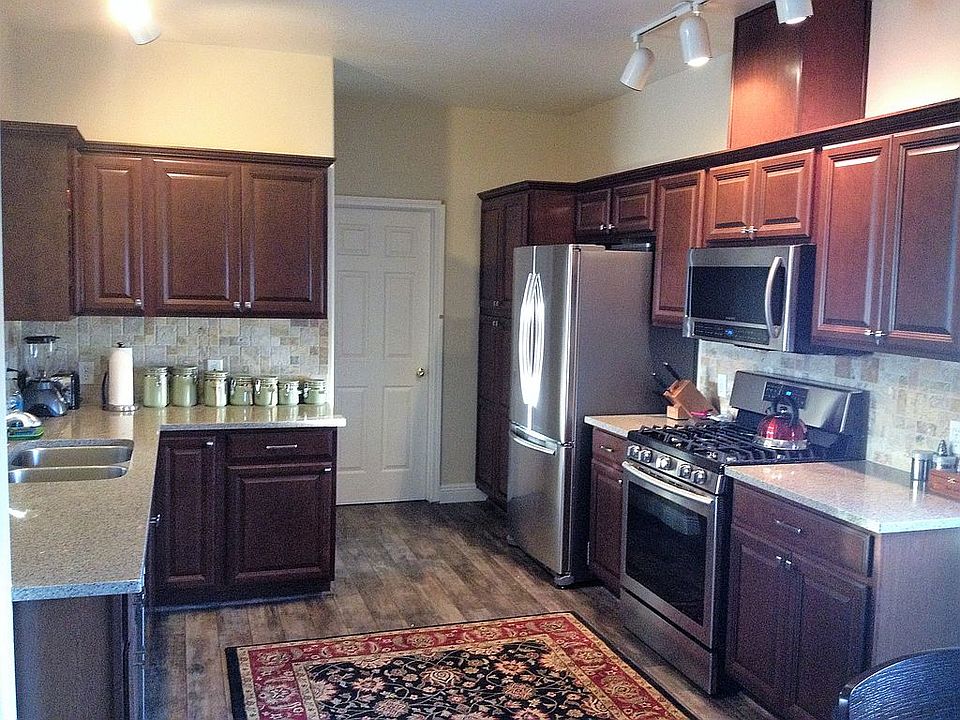 Kitchen remodeled Dec 2016.