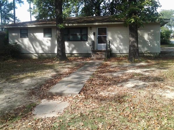 35 Exeter Dr