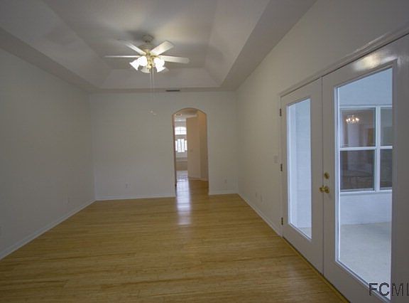 4th image of 40 Bolling Ln