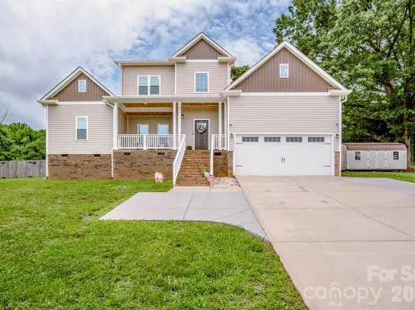 3211 Oakdale Rd, Charlotte, NC 28216