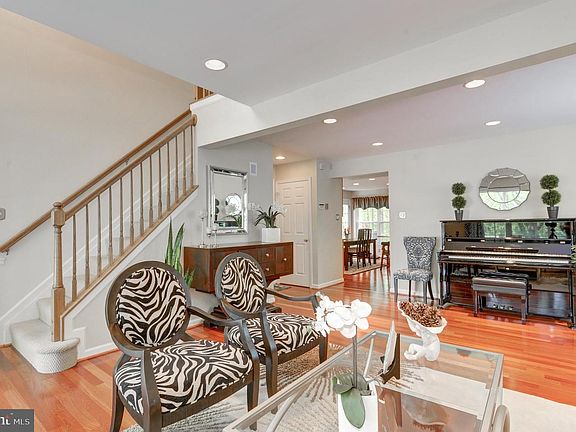 5th image of 6221 Lilac Bush Ln