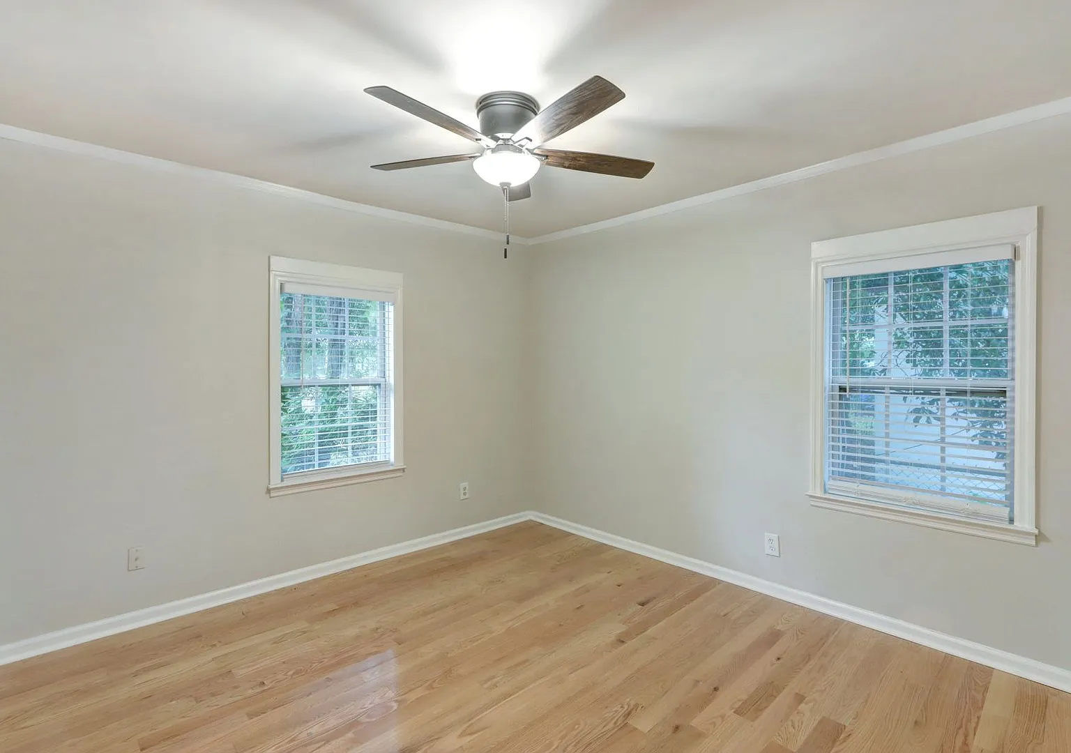 1205 E 54th St Duplex — Photo 4
