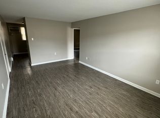 15 Bradford Dr #B, Greenfield, MA 01301