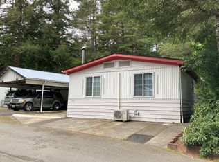 630 Village Pines Dr, Coos Bay, OR 97420