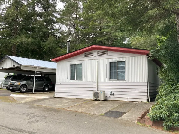 630 Village Pines Dr, Coos Bay, OR 97420
