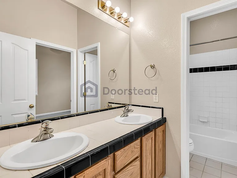 9713 Toscano Dr — Photo 24